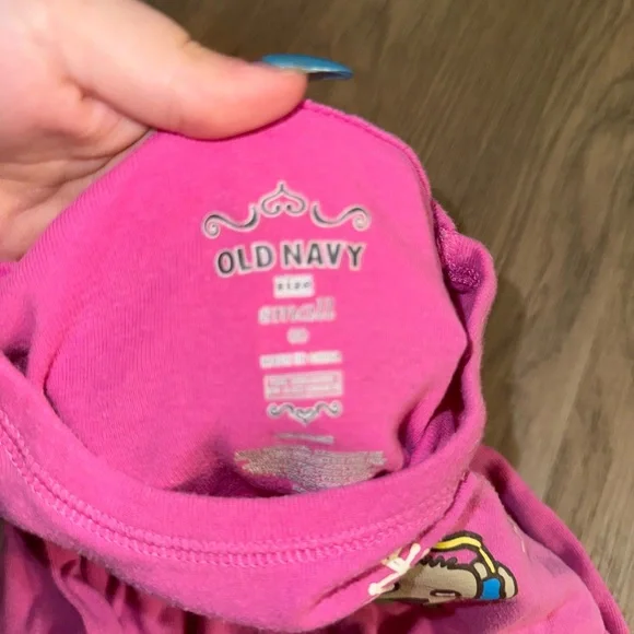 ⭐ Old Navy Pink Long Sleeve Tee with Winter Dog Graphic⭐ - Picture 2 of 2